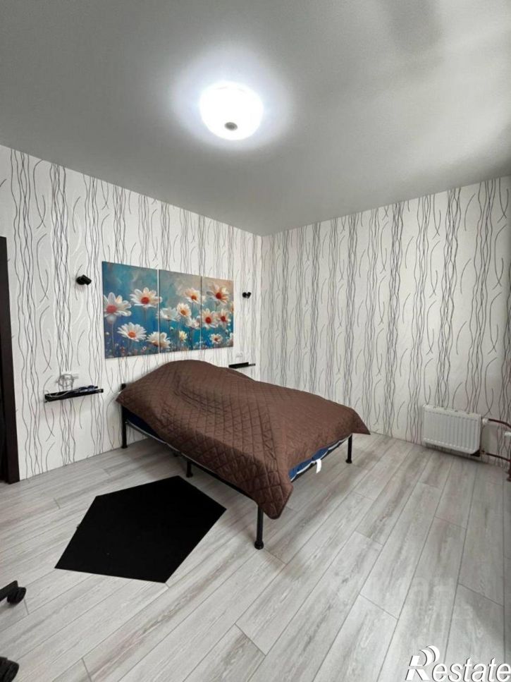 2-комн квартира улица Веры Волошиной, 42А,  д. 42А