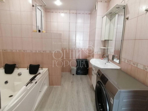Продажа 4-комн квартиры Свободы, 23б