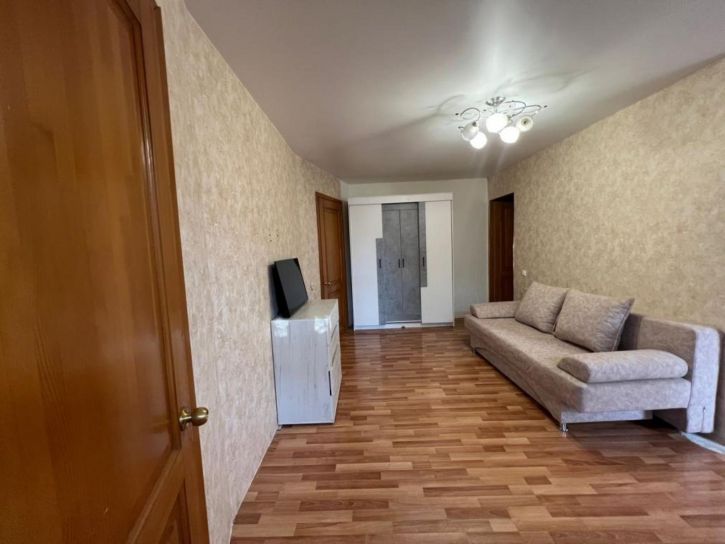 2-комн квартира Леонова, 6