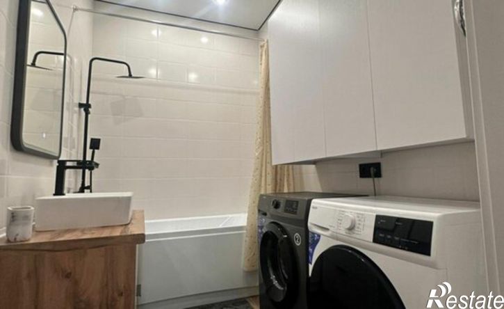 2-комн квартира бульвар Строителей, 60 к3,  д. 60 к3