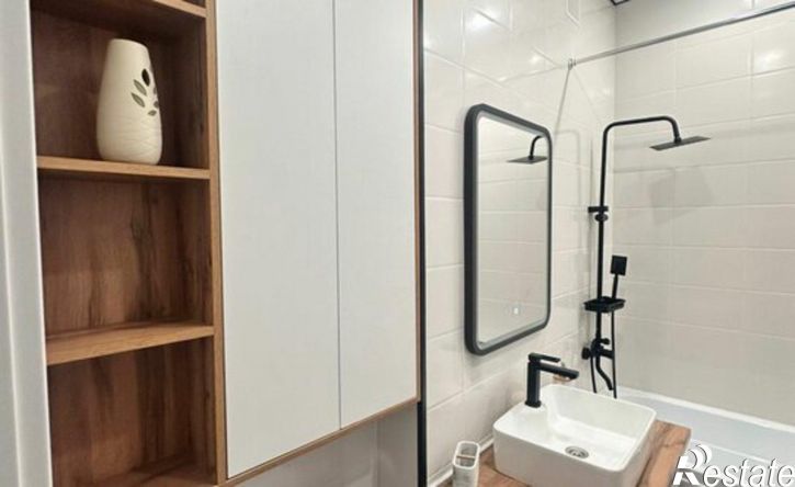 2-комн квартира бульвар Строителей, 60 к3,  д. 60 к3