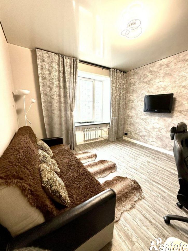 3-комн квартира улица Сергея Тюленина, 1,  д. 1