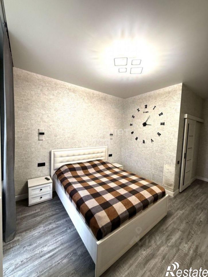 3-комн квартира улица Сергея Тюленина, 1,  д. 1