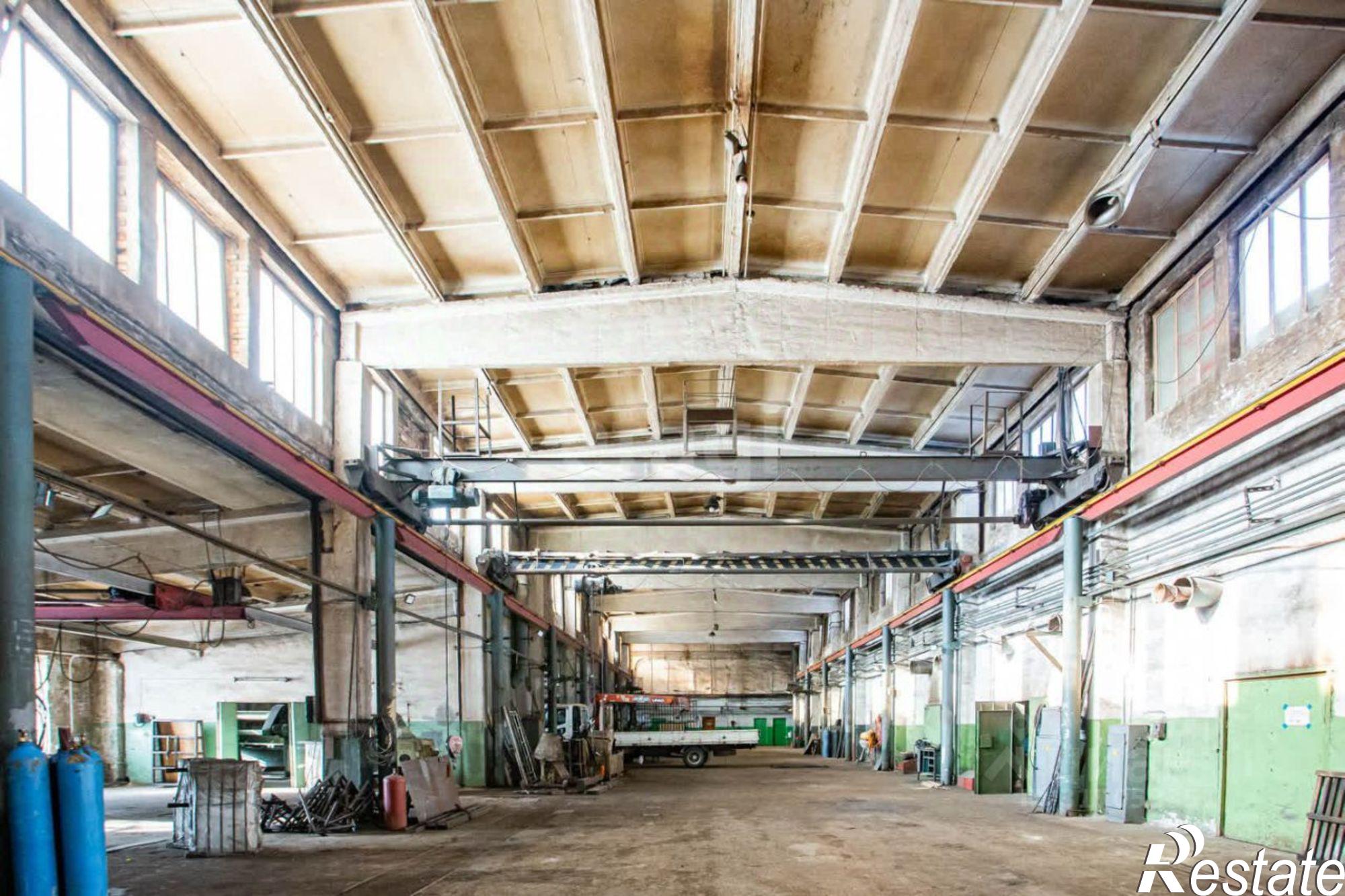 Купить складское помещение за 30 001 300 рублей на 2-й Инициативный переулок, 3