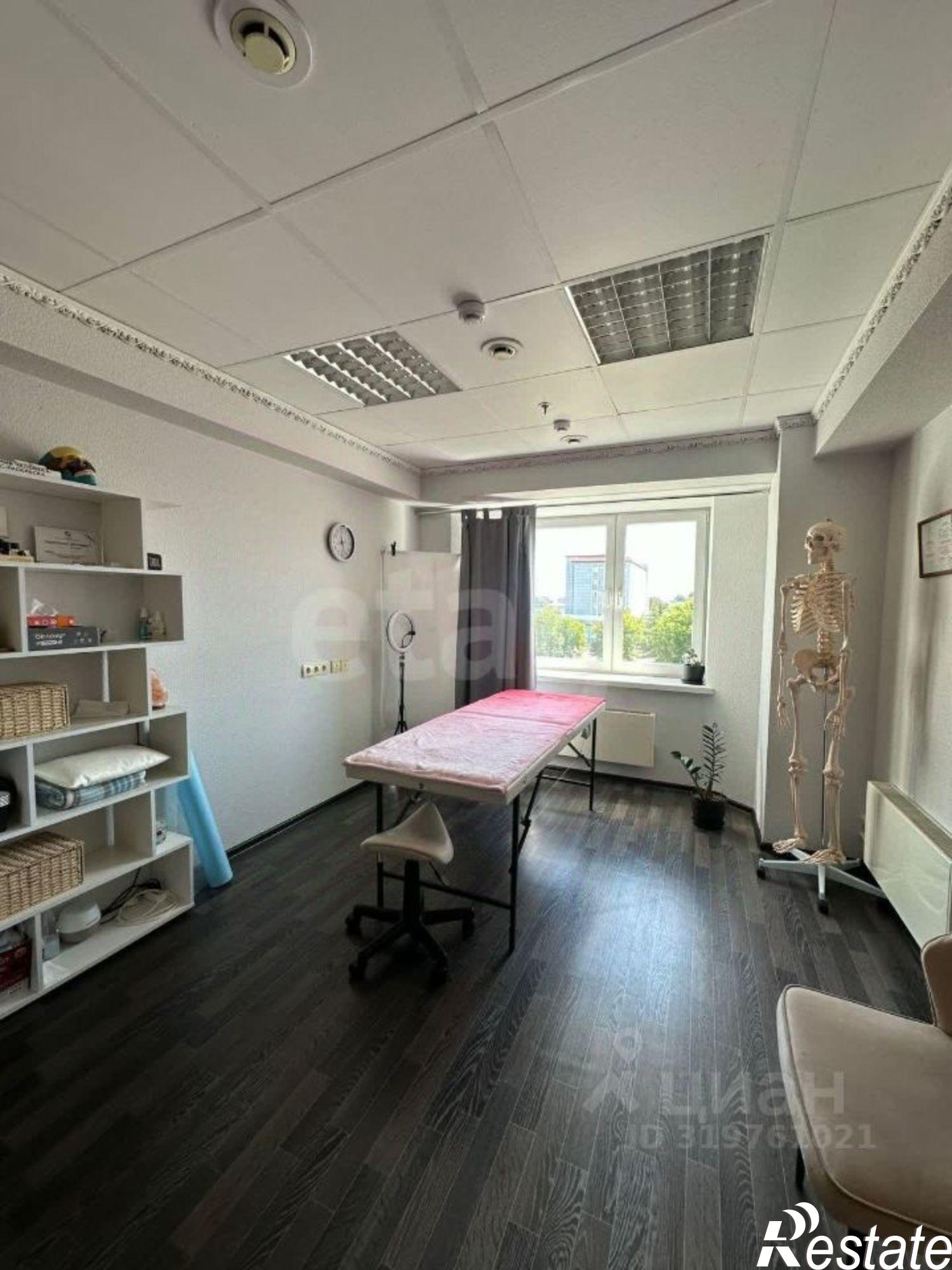 Купить офис, помещение под офис за 4 284 700 рублей на проспект Ленина, 90/2