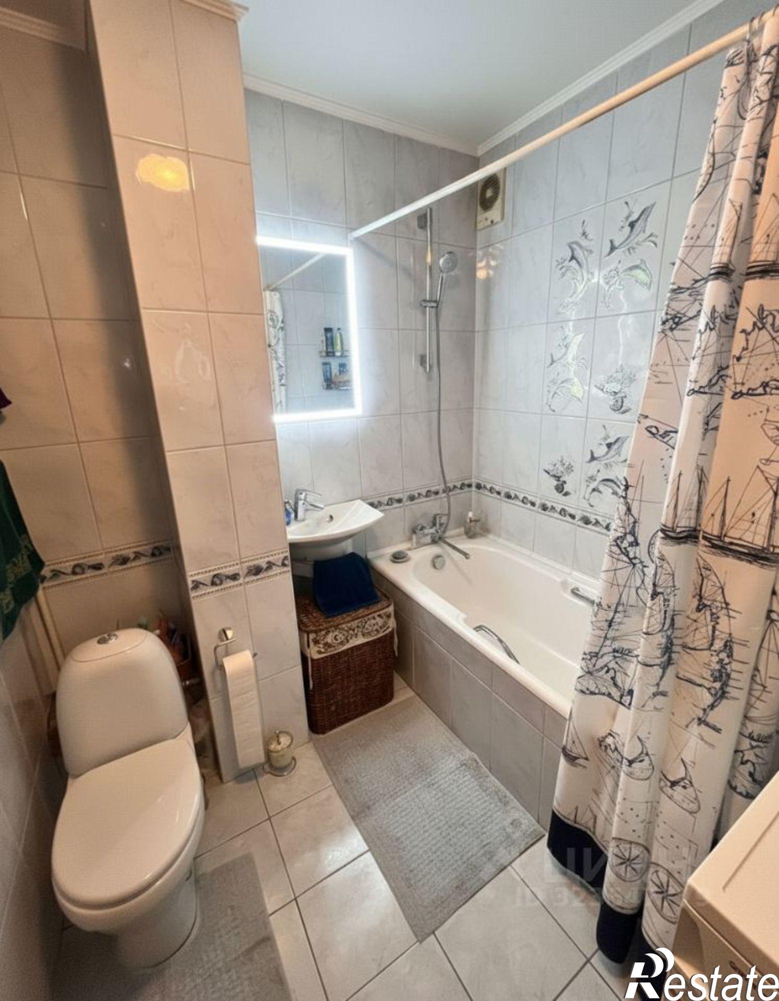 Купить квартиру за 5 700 000 рублей на б-р Строителей, 11