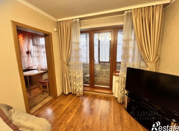 3-комн квартира б-р Строителей, 11,  д. 11