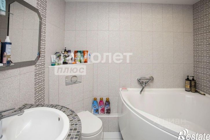 2-комн квартира бульвар Строителей, 1,  д. 1