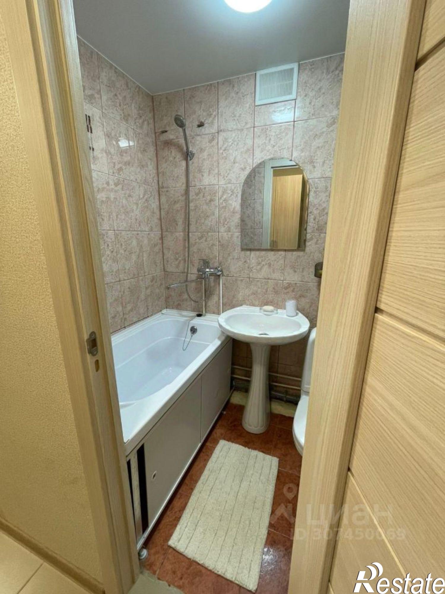 Сдать квартиру за 15 000 рублей на пр-кт Ленина, 142а