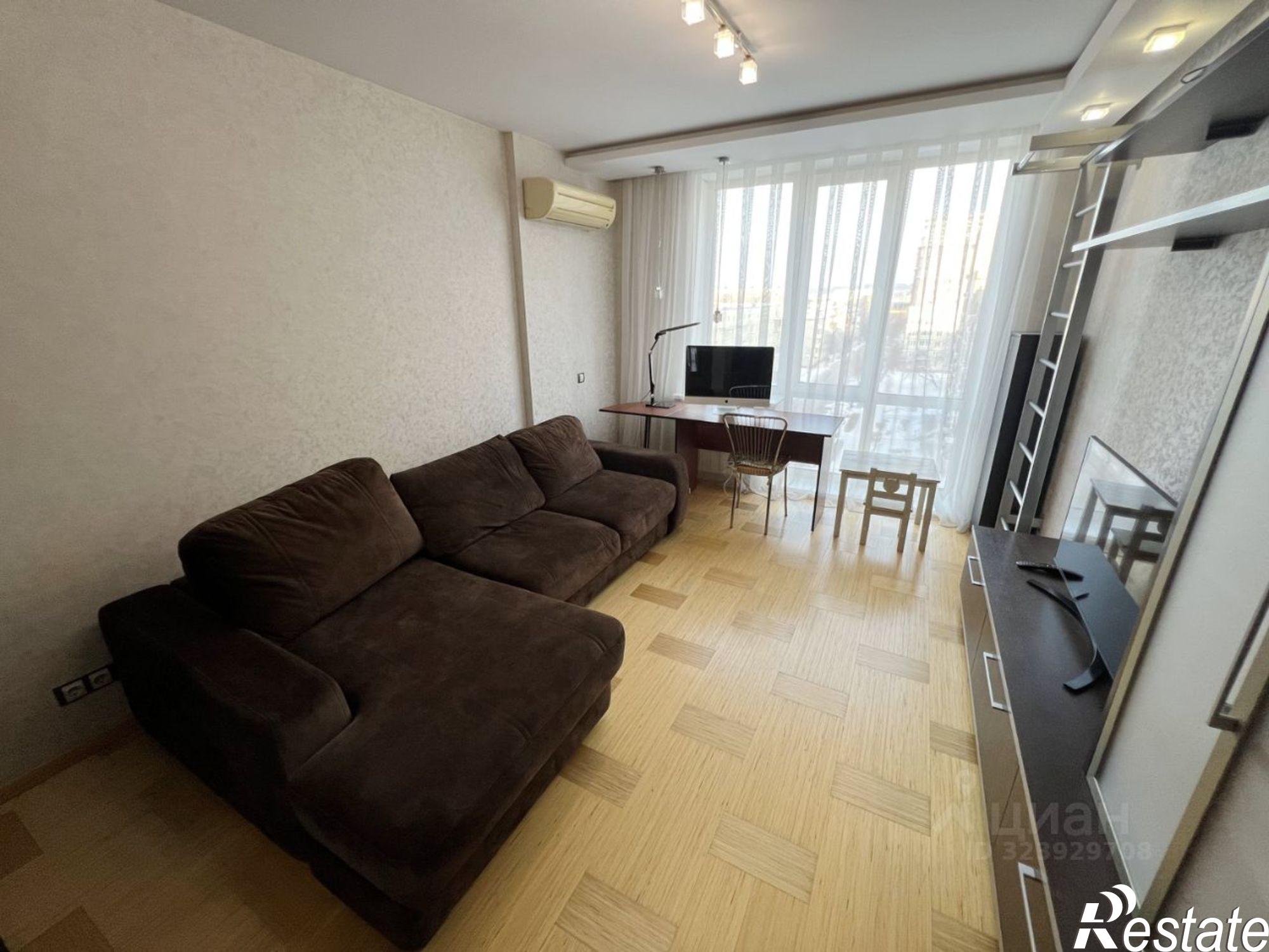 Купить квартиру за 20 000 000 рублей на б-р Строителей, 28