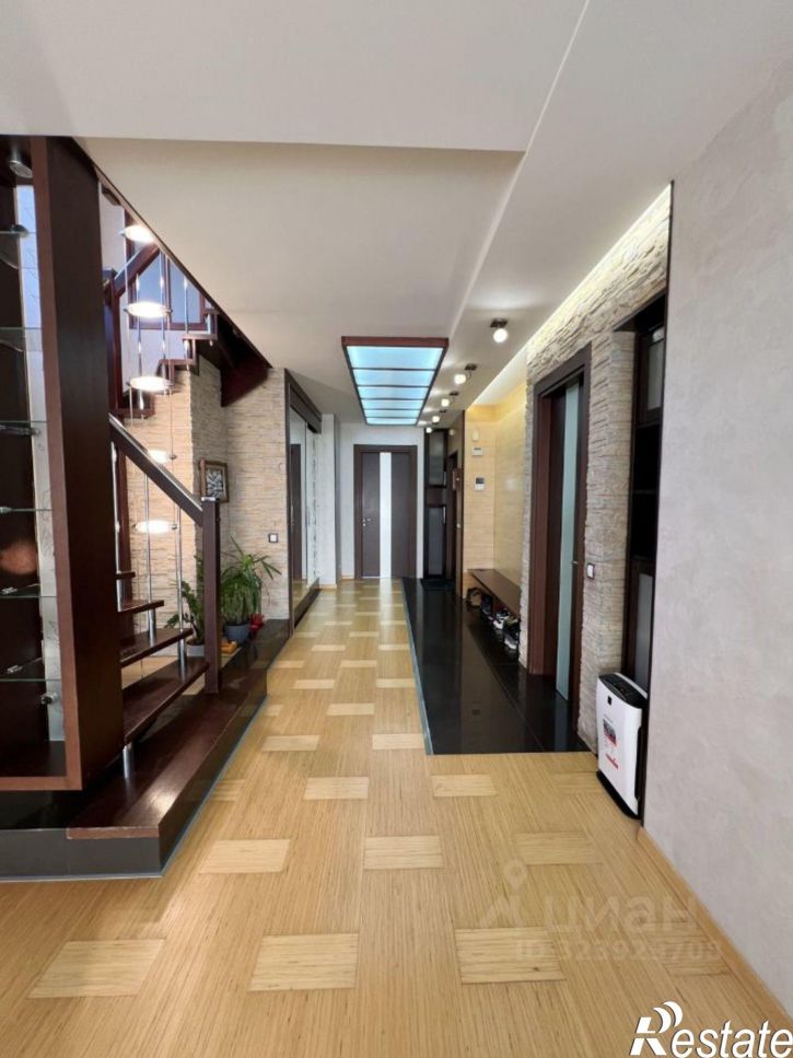 4-комн квартира б-р Строителей, 28,  д. 28