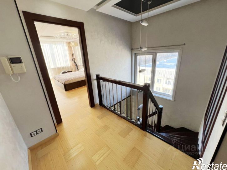 4-комн квартира б-р Строителей, 28,  д. 28