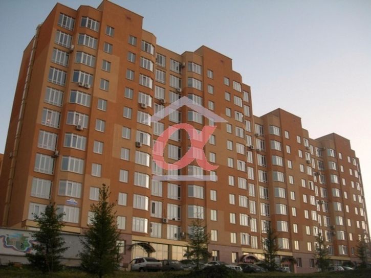 4-комн квартира Строителей бульвар, 53а