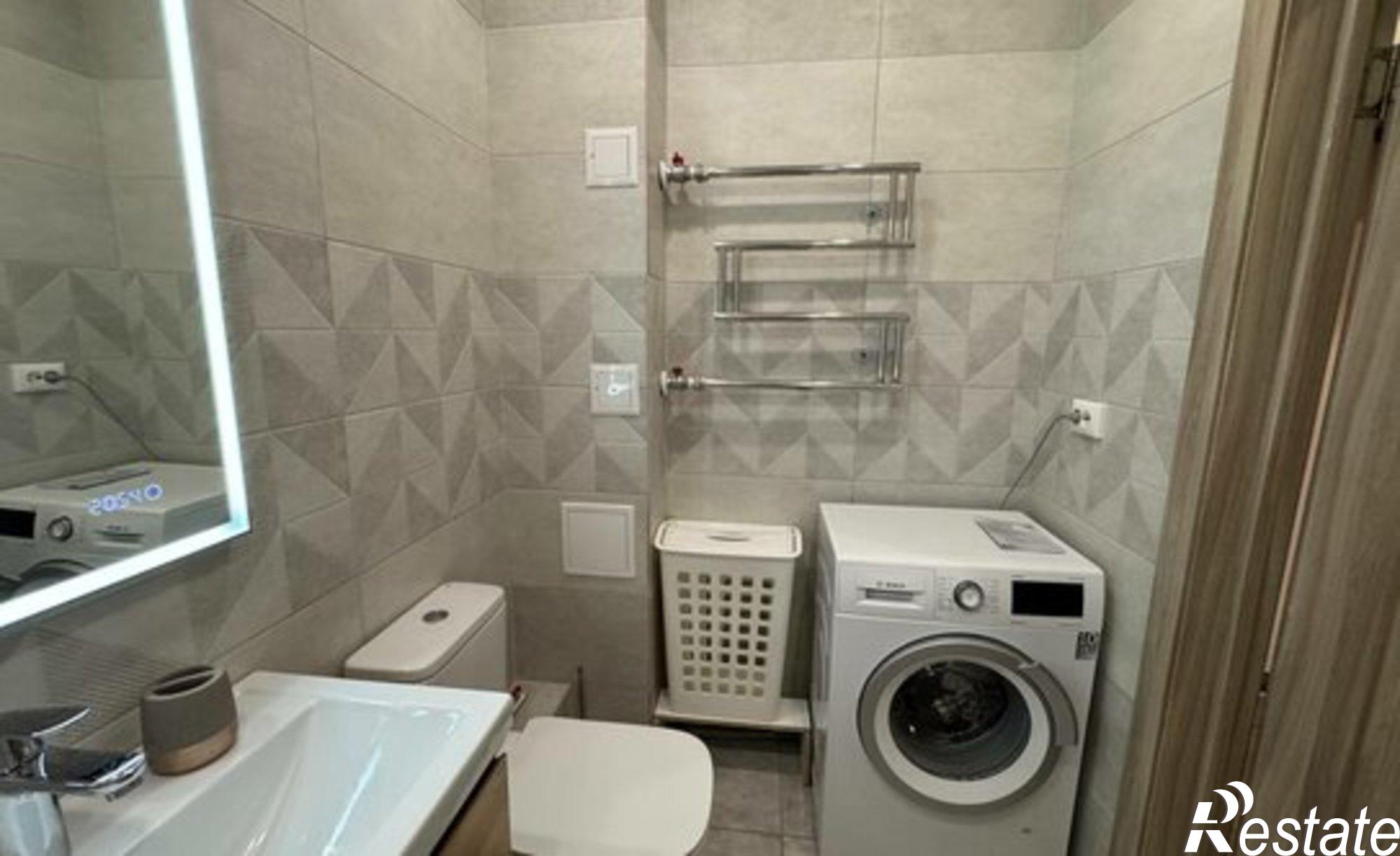 Купить квартиру за 6 100 000 рублей на бульвар Строителей, 65