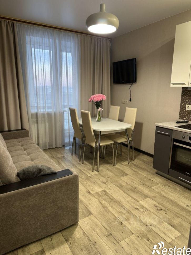 2-комн квартира бульвар Строителей, 63,  д. 63