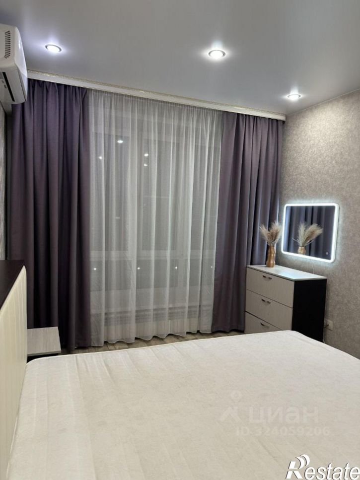 2-комн квартира бульвар Строителей, 63,  д. 63