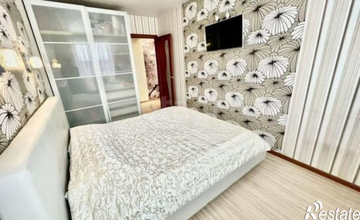 3-комн квартира улица Дзержинского, 12,  д. 12