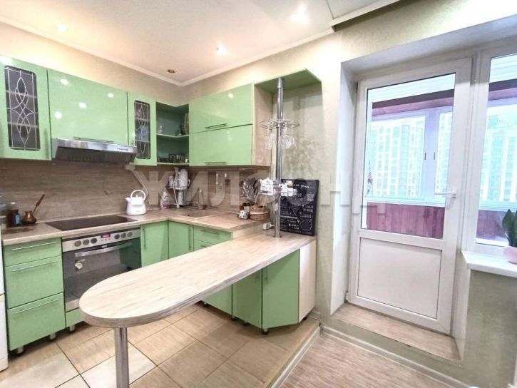 3-комн квартира Сибиряков-Гвардейцев улица, д.24А
