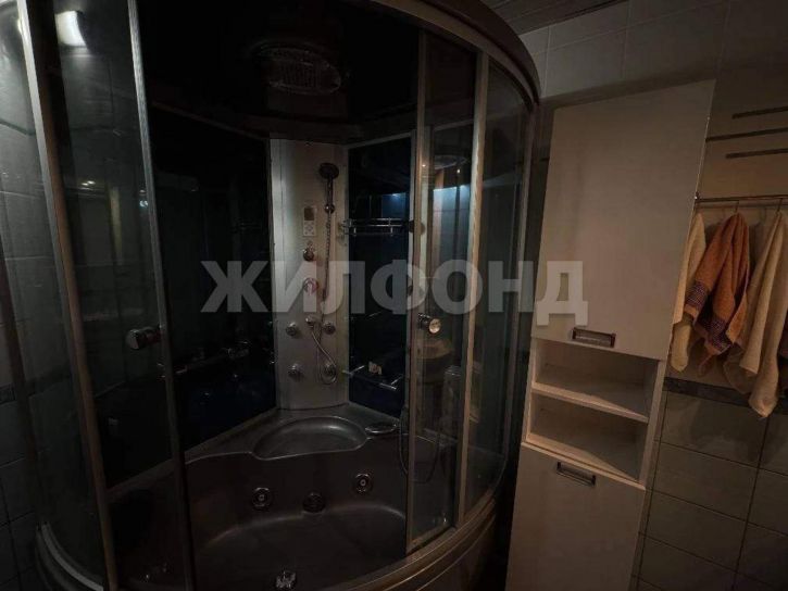 3-комн квартира Сибиряков-Гвардейцев улица, д.6