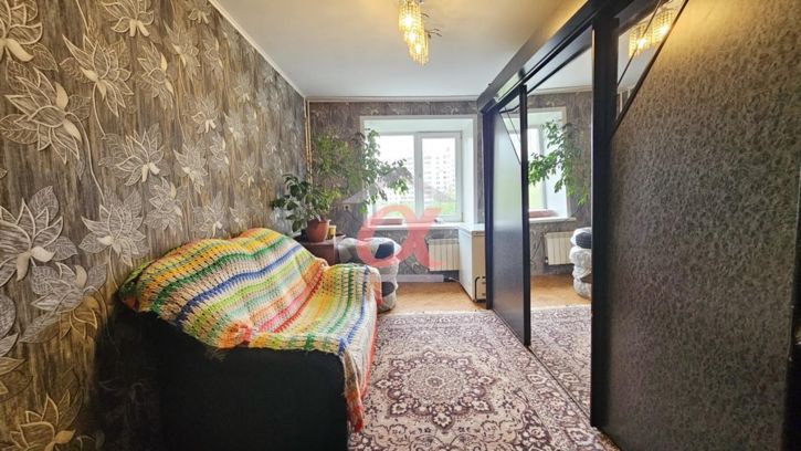 4-комн квартира Космическая улица, 37