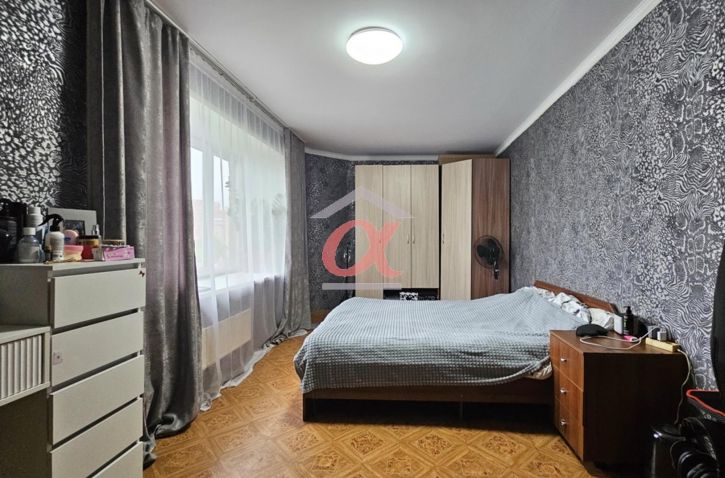 4-комн квартира Космическая улица, 37