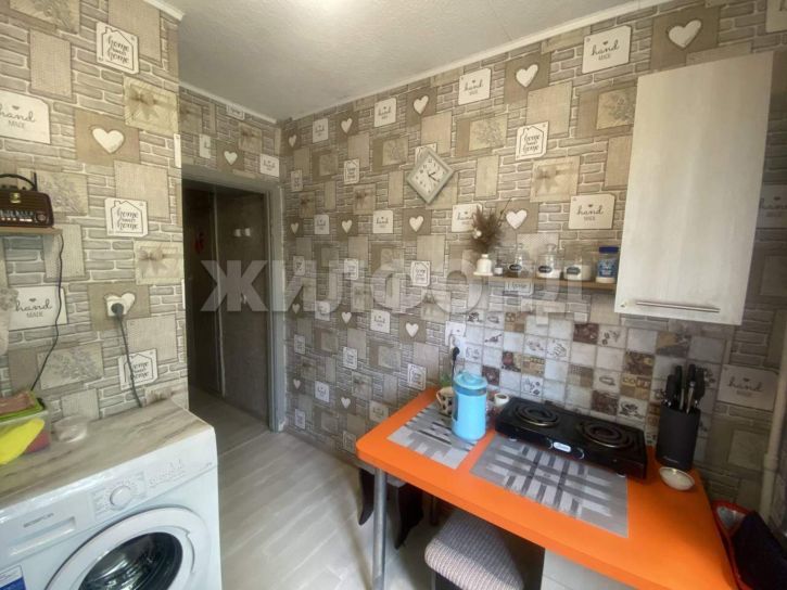 3-комн квартира Веры Волошиной улица, д.12