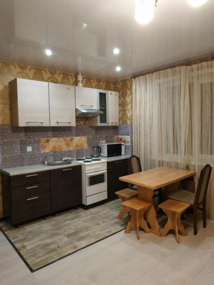 2-комн квартира б-р Строителей, 41