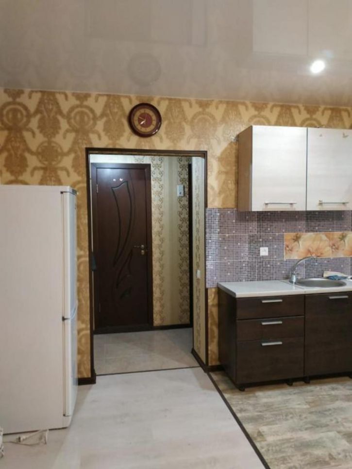 2-комн квартира б-р Строителей, 41