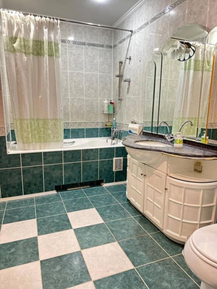 2-комн квартира б-р Строителей, 28/1