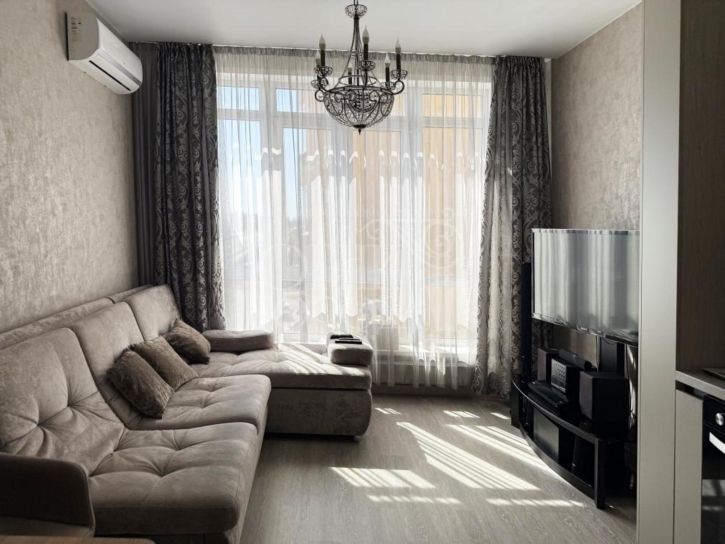 3-комн квартира Строителей бульвар, 53