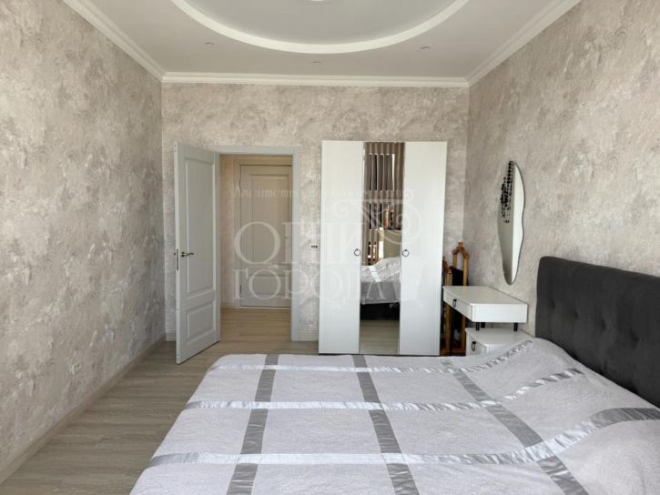 3-комн квартира Строителей бульвар, 53