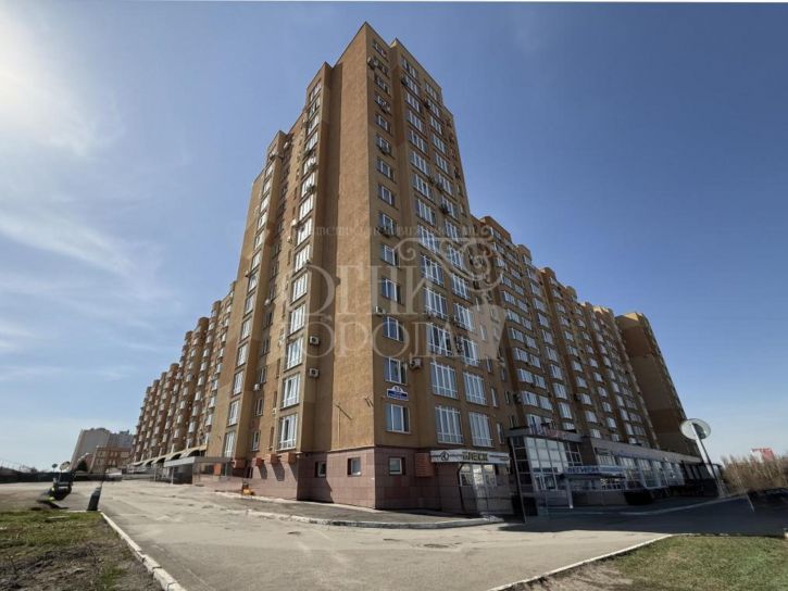 3-комн квартира Строителей бульвар, 53