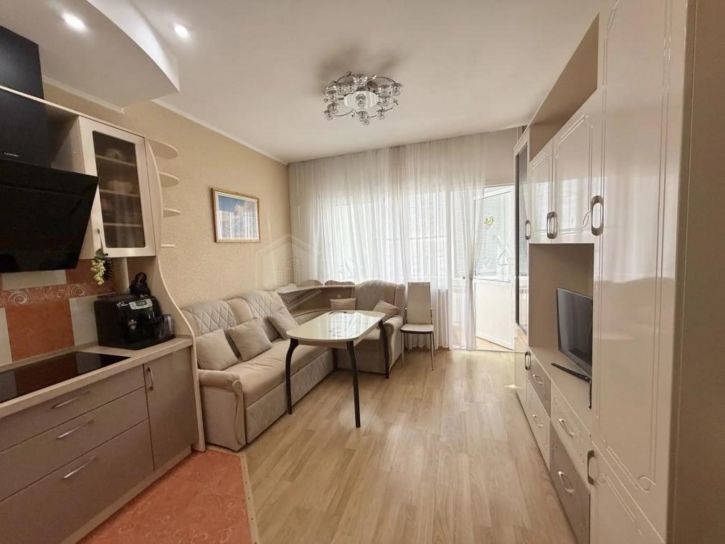 3-комн квартира Свободы, 3