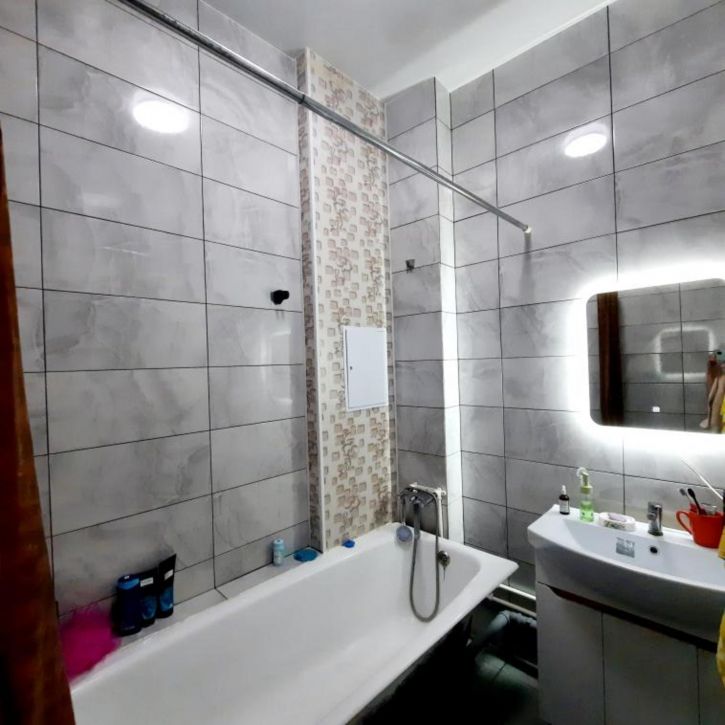 3-комн квартира Ушакова, 3