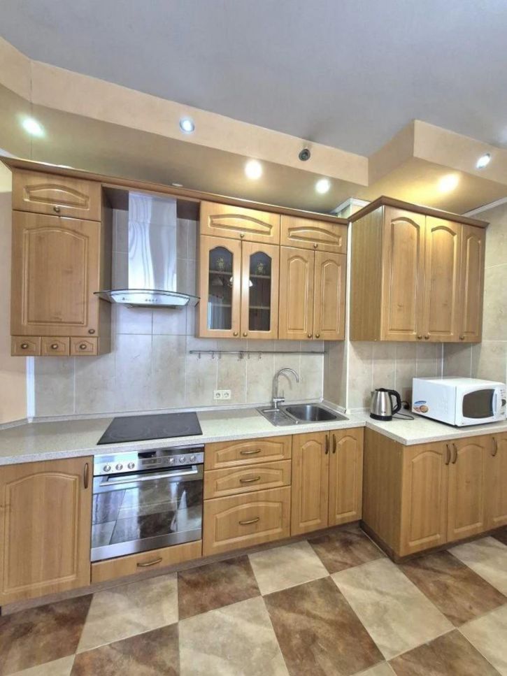 3-комн квартира пр-кт Шахтеров, 72а
