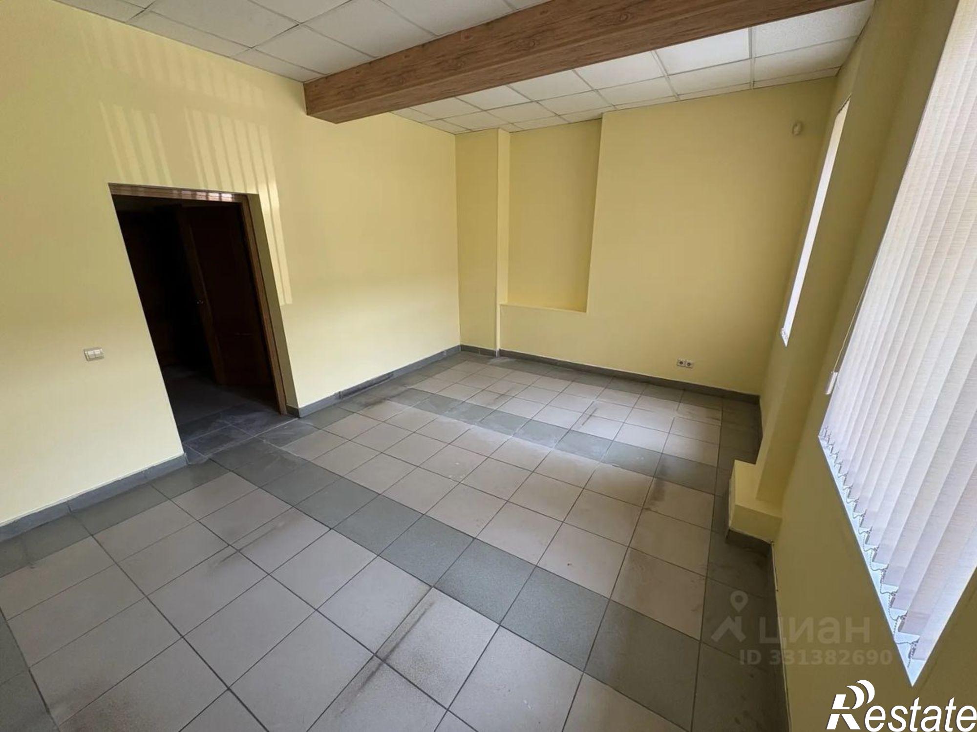 Купить офис, помещение под офис за 20 944 700 рублей на бульвар Строителей, 11