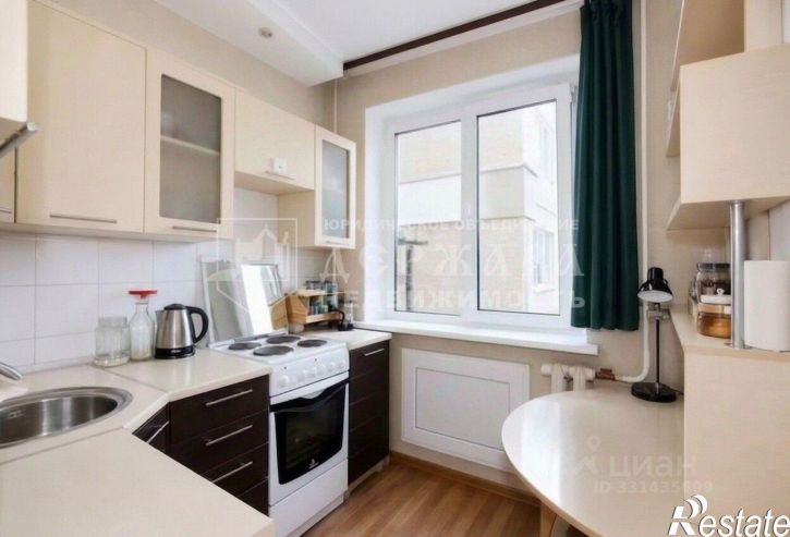 3-комн квартира б-р Строителей, 44а,  д. 44а