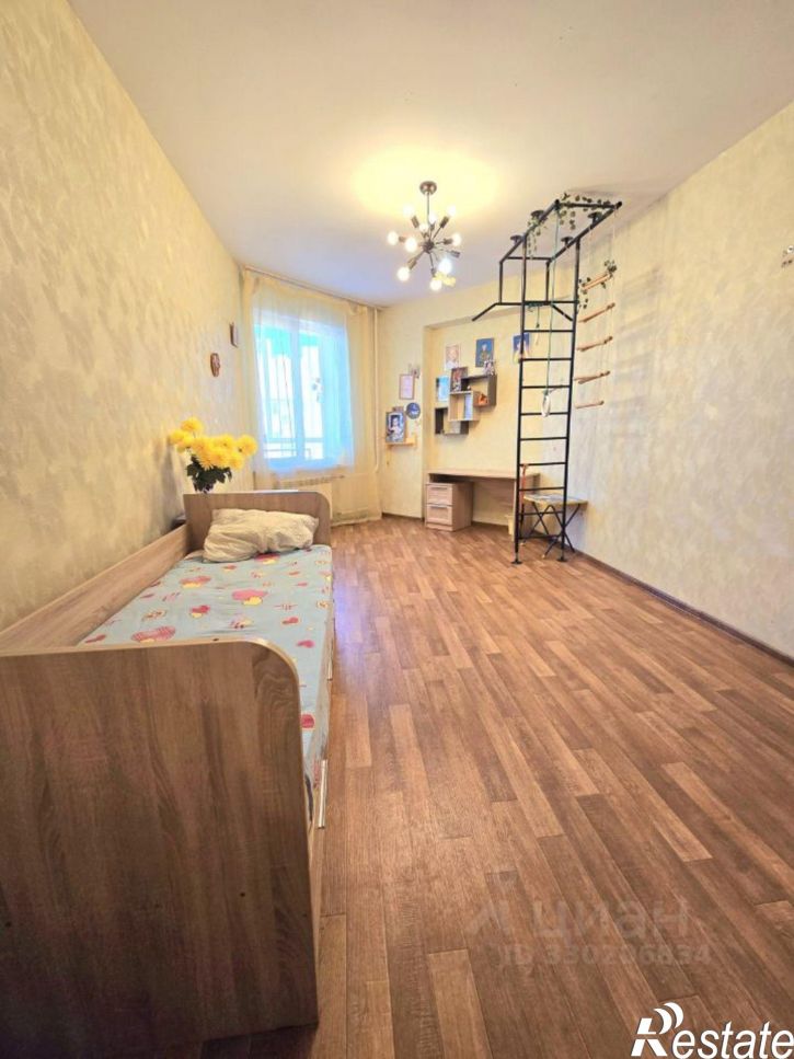 3-комн квартира пр-кт Шахтеров, 62б,  д. 62б