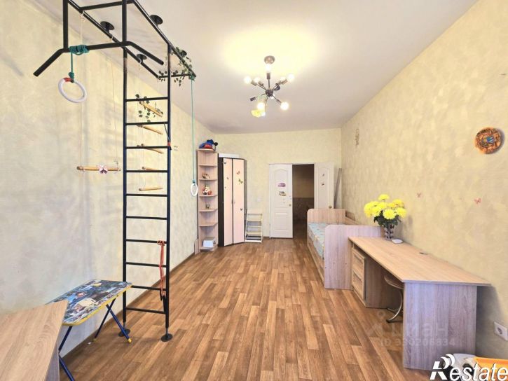 3-комн квартира пр-кт Шахтеров, 62б,  д. 62б