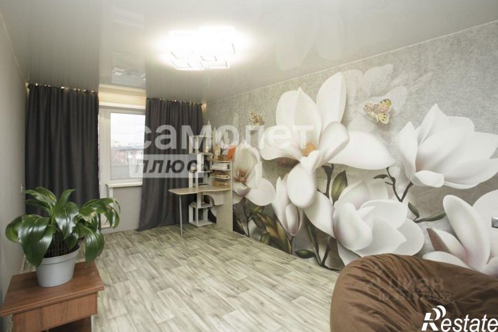 3-комн квартира ул 1-я Линия, 8,  д. 8
