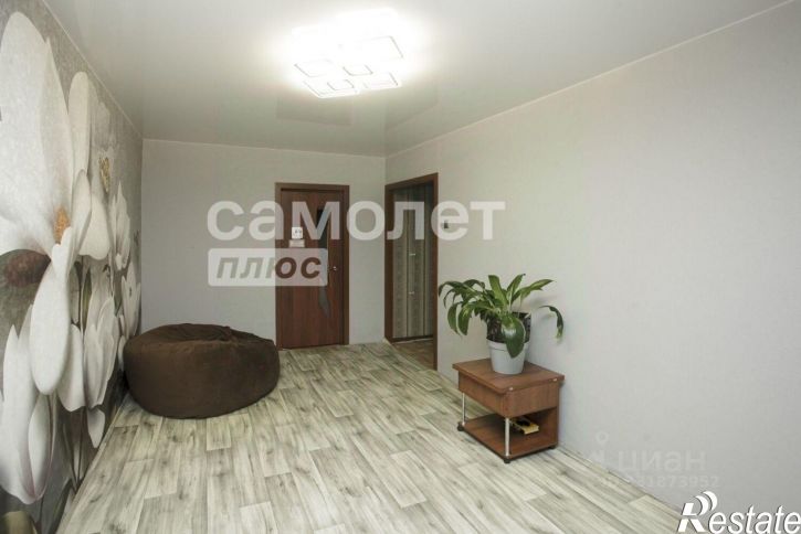3-комн квартира ул 1-я Линия, 8,  д. 8