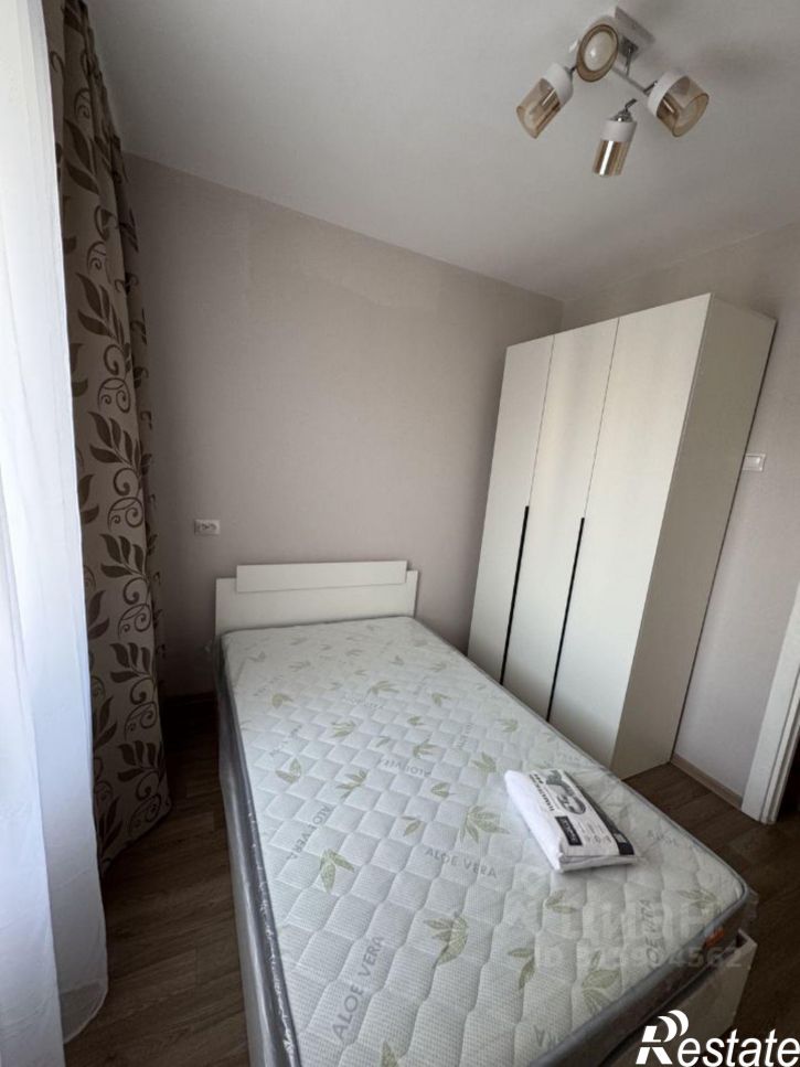 3-комн квартира Молодежный пр-кт, 8,  д. 8