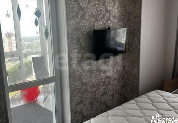 3-комн квартира пр-кт Шахтеров, 74а,  д. 74а