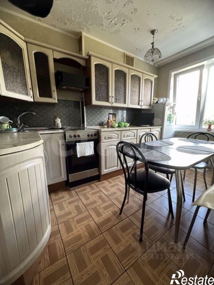 4-комн квартира б-р Строителей, 11,  д. 11