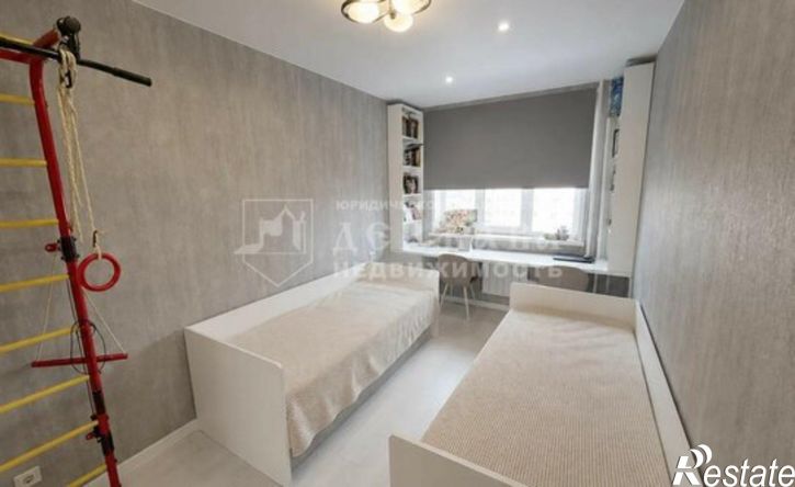 3-комн квартира пр-кт Шахтеров, 70а,  д. 70а