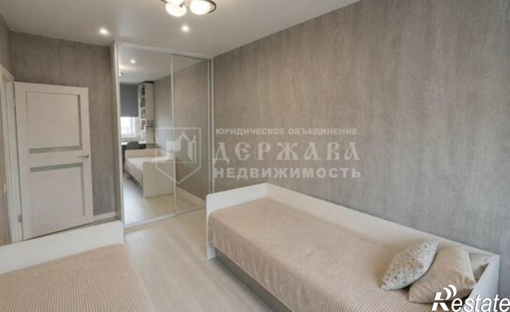 3-комн квартира пр-кт Шахтеров, 70а,  д. 70а
