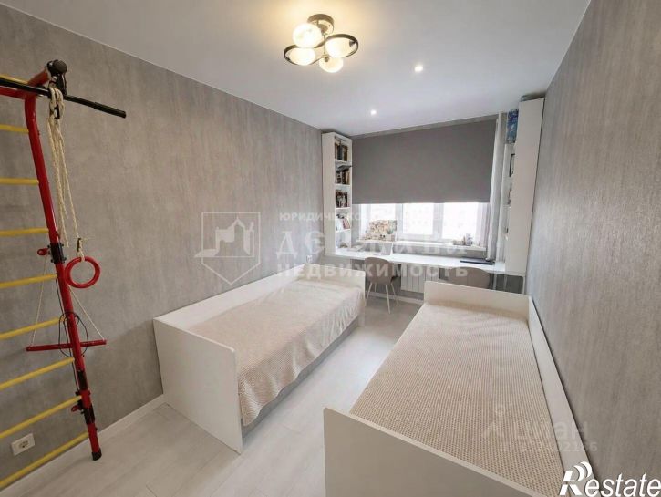 3-комн квартира пр-кт Шахтеров, 58а,  д. 58а