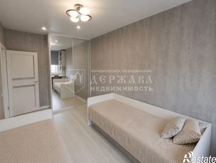 3-комн квартира пр-кт Шахтеров, 58а,  д. 58а
