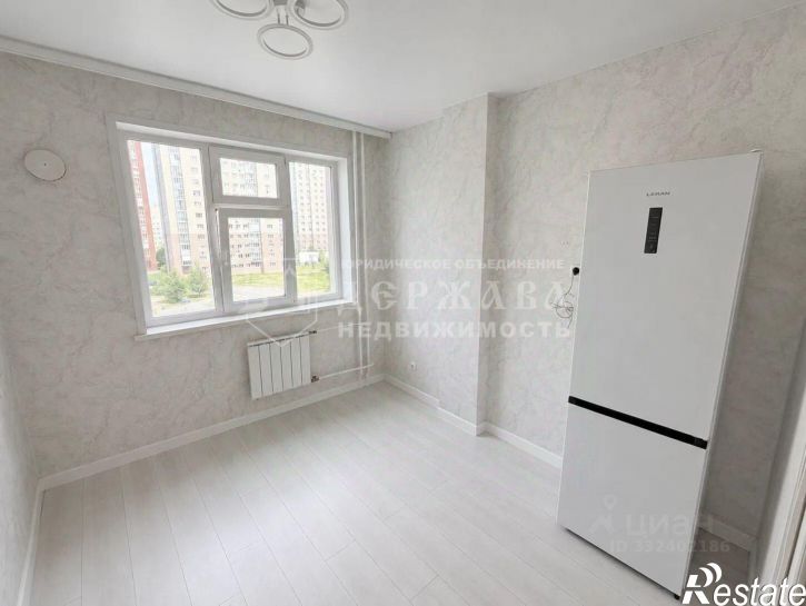 3-комн квартира пр-кт Шахтеров, 58а,  д. 58а