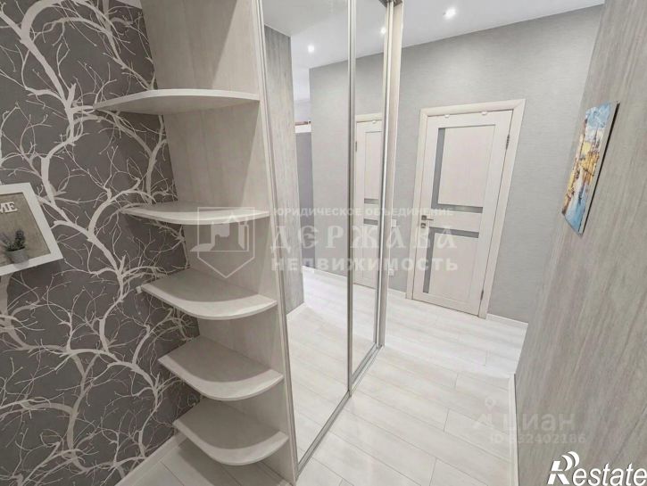 3-комн квартира пр-кт Шахтеров, 58а,  д. 58а
